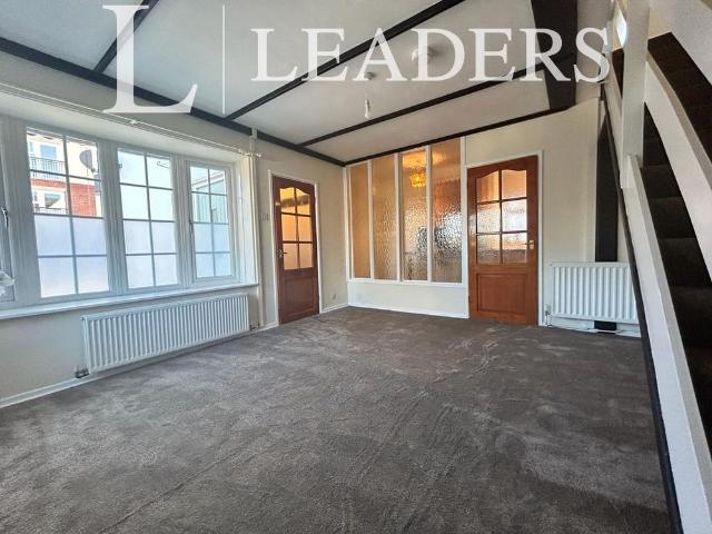 2 bedroom cottage to rent Priory Square, Studley, B80