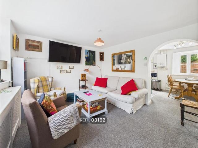 2 bedroom cottage to rent