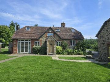 2 bedroom cottage to rent