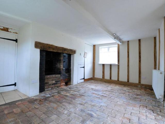 2 bedroom cottage to rent