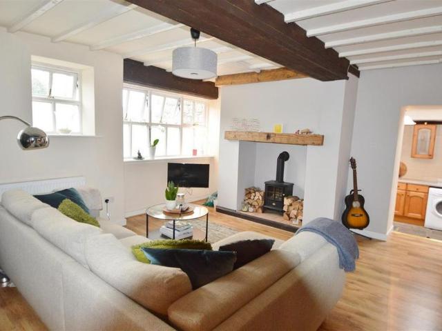 2 bedroom cottage to rent