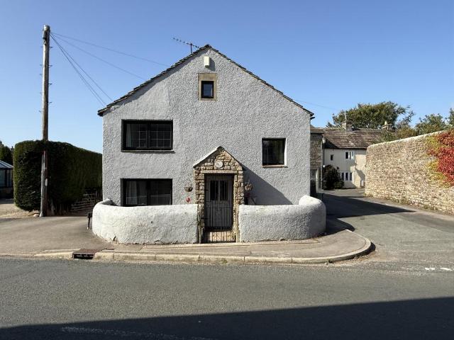 2 bedroom cottage to rent