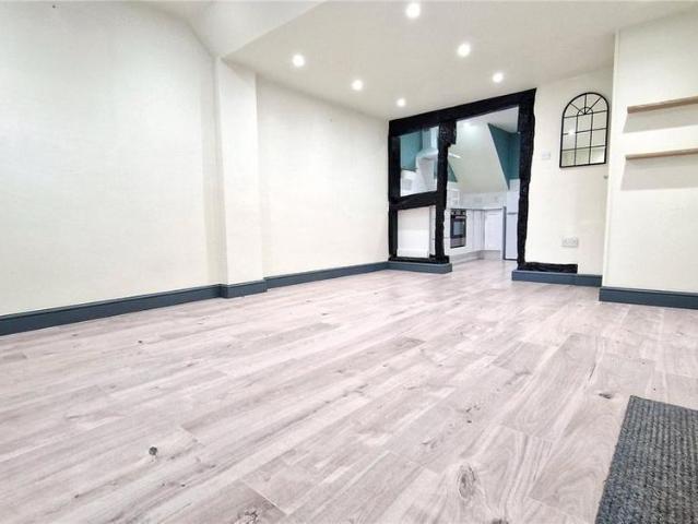2 bedroom cottage to rent