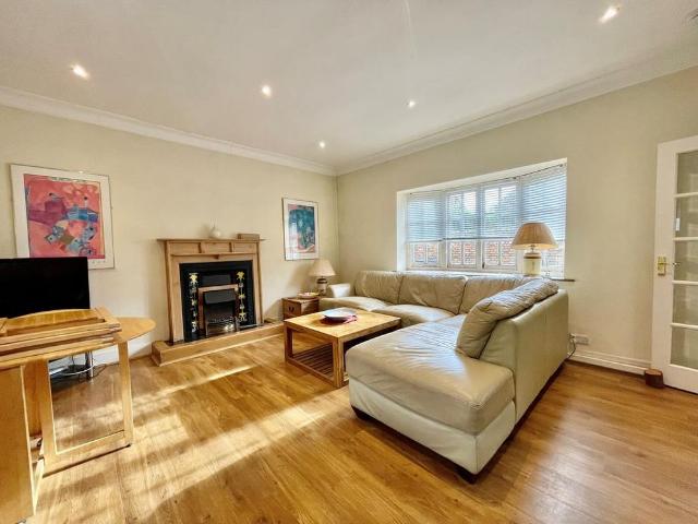 2 bedroom cottage to rent