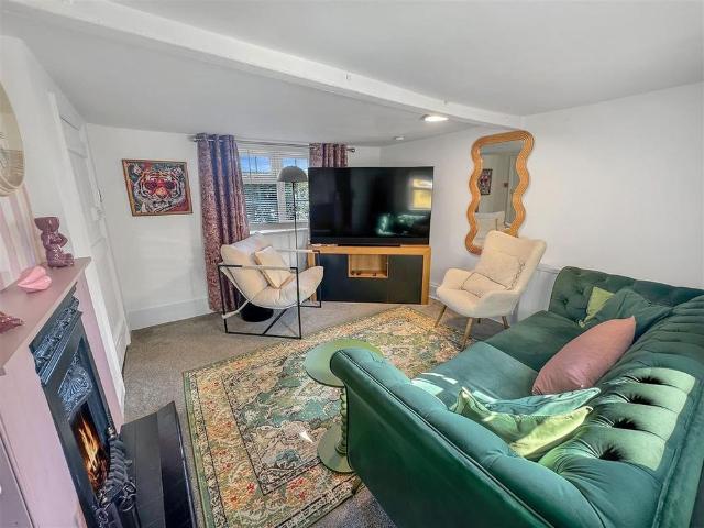 2 bedroom cottage to rent