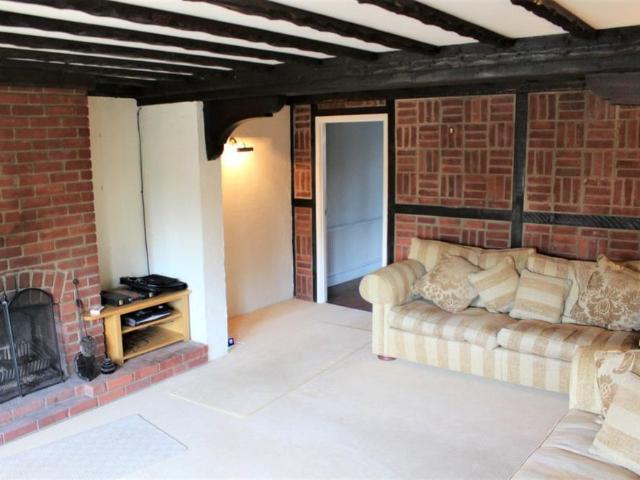 2 bedroom cottage to rent