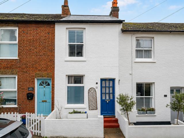 2 bedroom cottage to rent