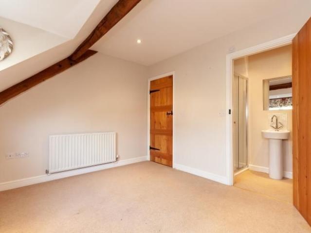 2 bedroom cottage to rent