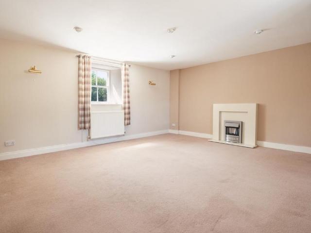 2 bedroom cottage to rent
