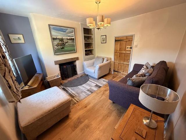 2 bedroom cottage to rent
