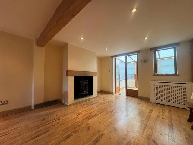 2 bedroom cottage to rent
