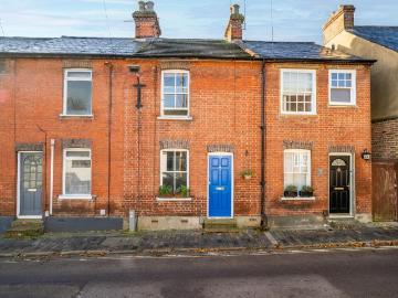 2 bedroom cottage to rent