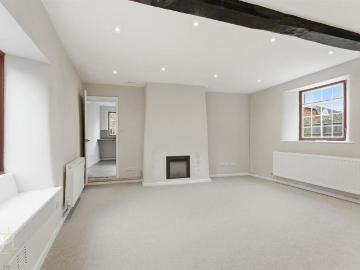 House for rent in Burhill - Garden, Equipped kitchen