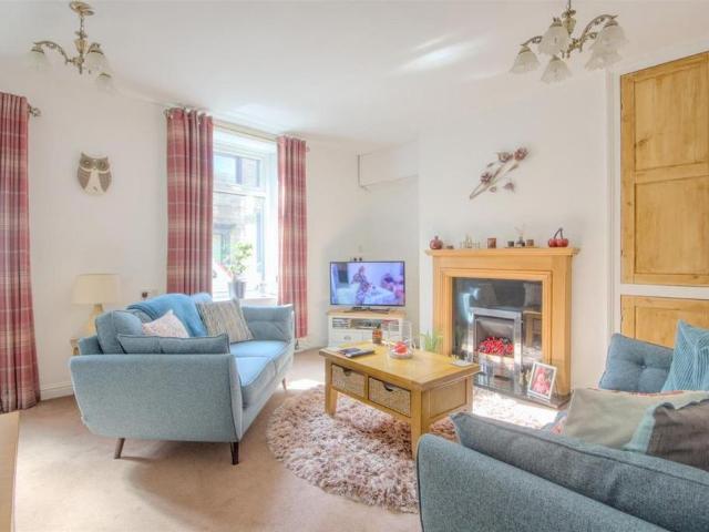 2 bedroom cottage to rent