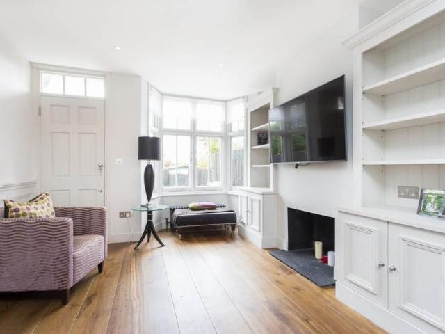 2 bedroom cottage to rent