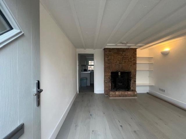 2 bedroom cottage to rent