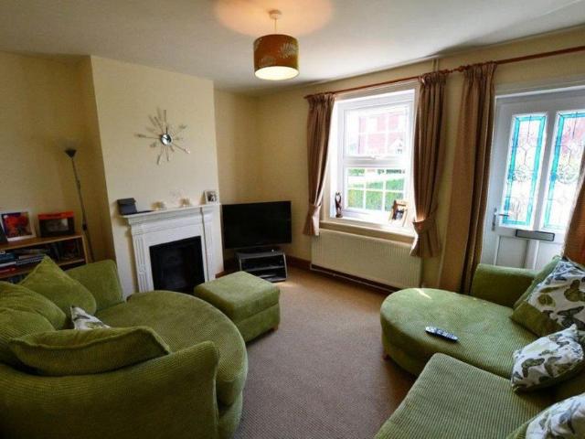 2 bedroom cottage to rent