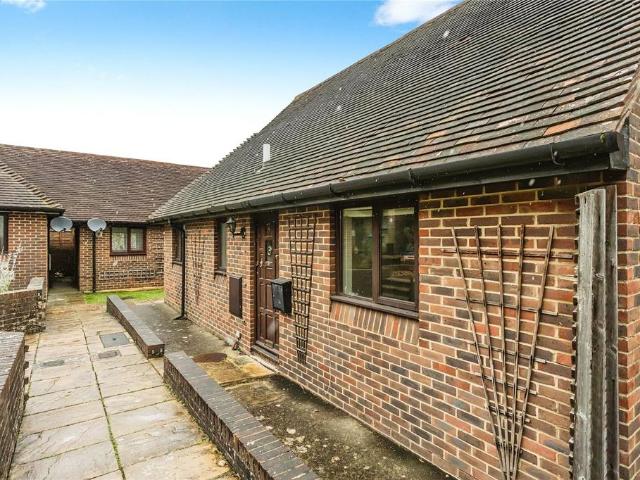 2 bedroom cottage to rent