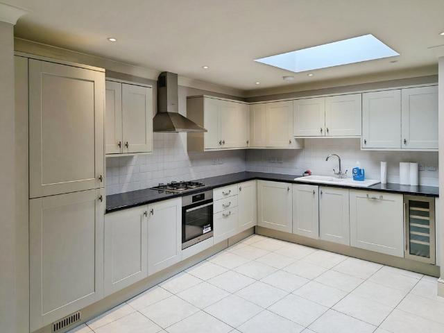 2 bedroom cottage to rent