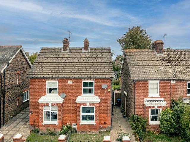 2 bedroom cottage to rent