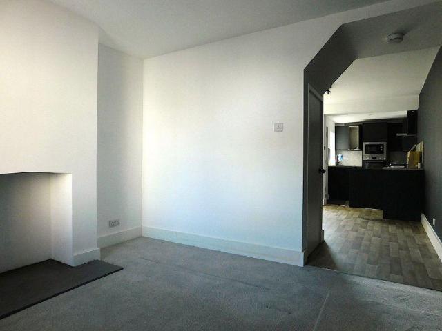 2 bedroom cottage to rent