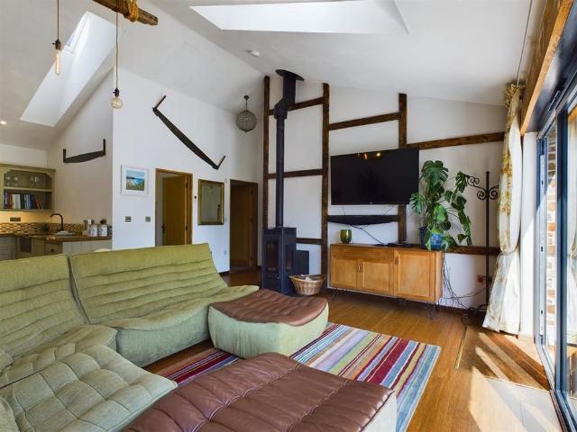 2 bedroom cottage to rent