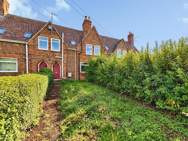 2 bedroom cottage to rent