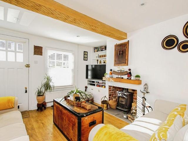 2 bedroom cottage to rent