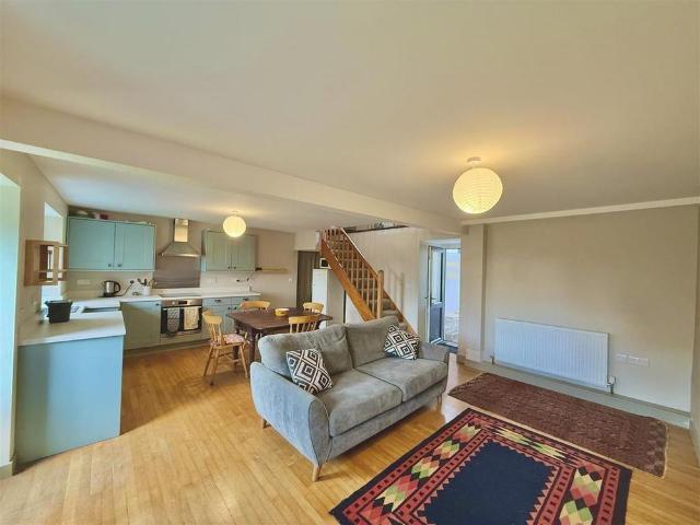 2 bedroom cottage to rent