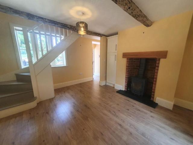 2 bedroom cottage to rent