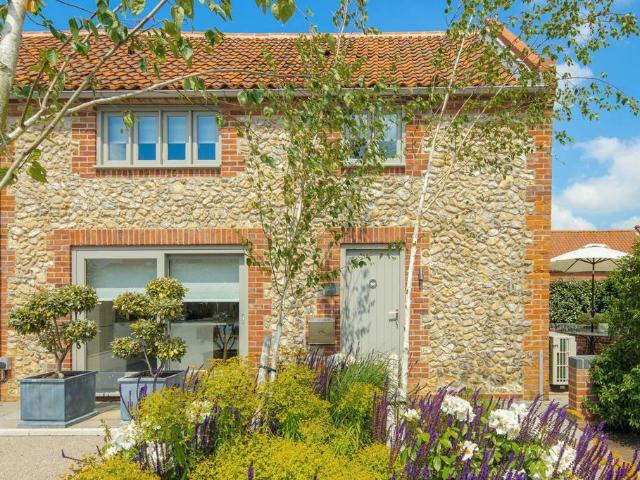 2 bedroom cottage to rent