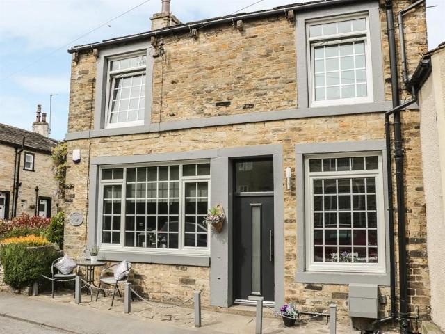 2 bedroom cottage to rent