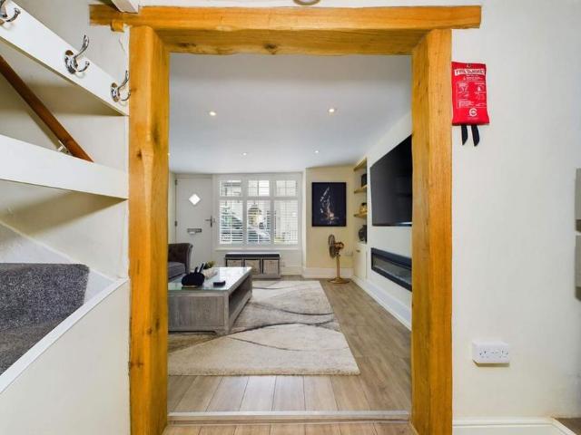 2 bedroom cottage to rent