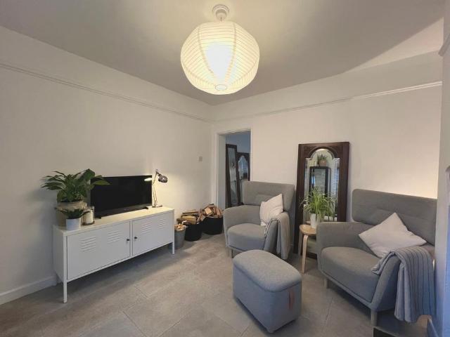 2 bedroom cottage to rent