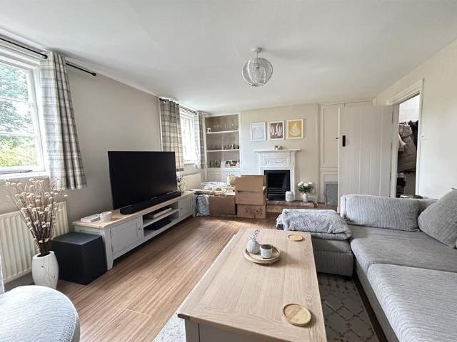 2 bedroom cottage to rent