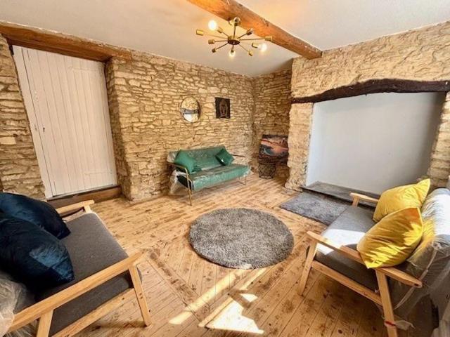 2 bedroom cottage to rent