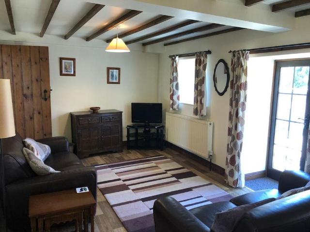 2 bedroom cottage to rent