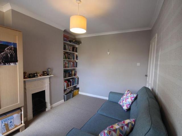 2 bedroom cottage to rent