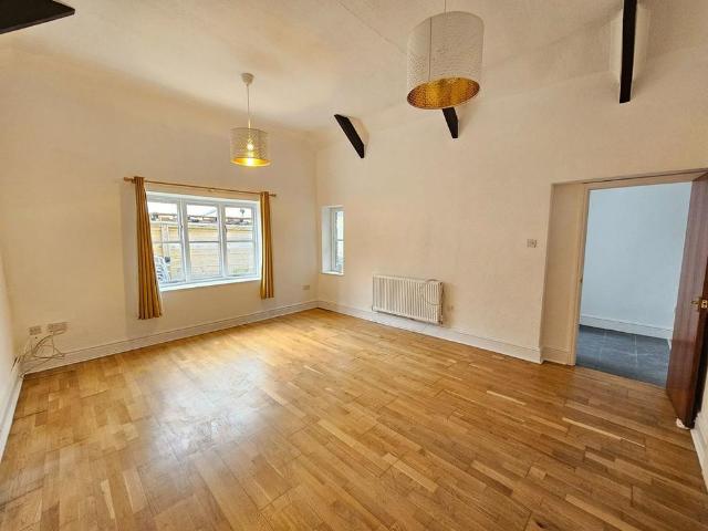 2 bedroom cottage to rent