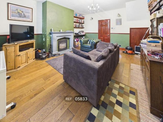 2 bedroom cottage to rent