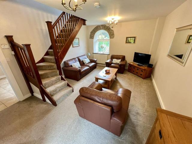 2 bedroom cottage to rent