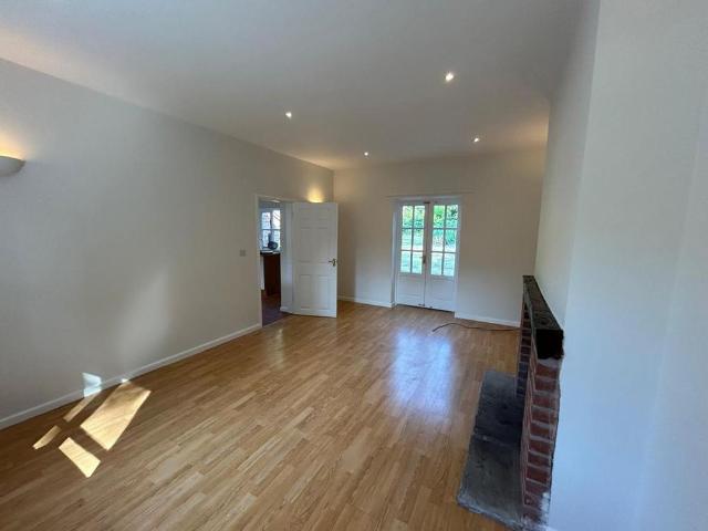 2 bedroom cottage to rent
