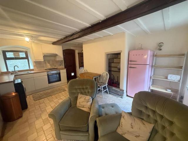 2 bedroom cottage to rent