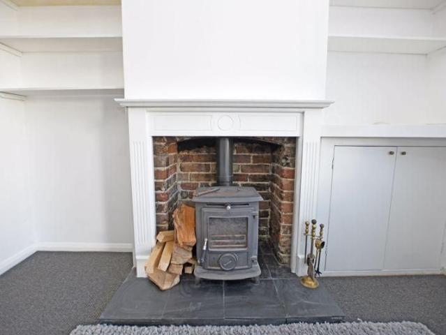 2 bedroom cottage to rent