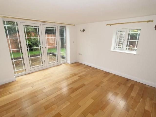 2 bedroom cottage to rent