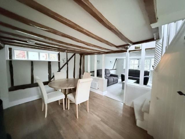 2 bedroom cottage to rent