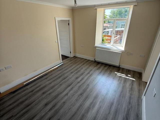 2 bedroom cottage to rent