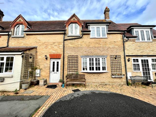 2 bedroom cottage to rent