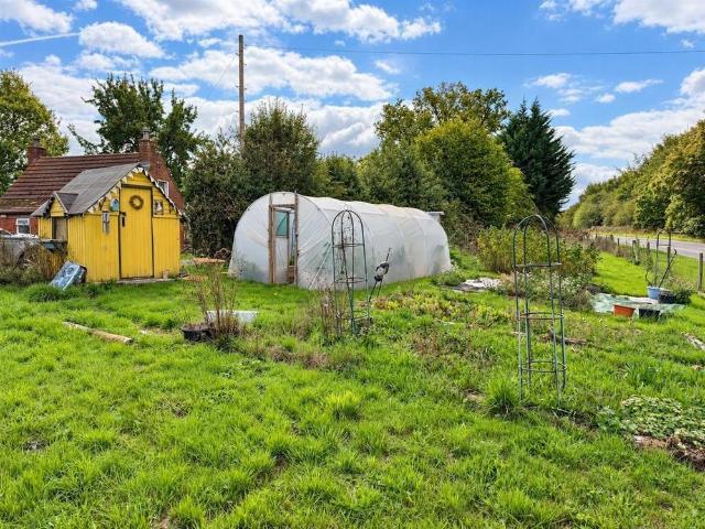 2 bedroom cottage to rent
