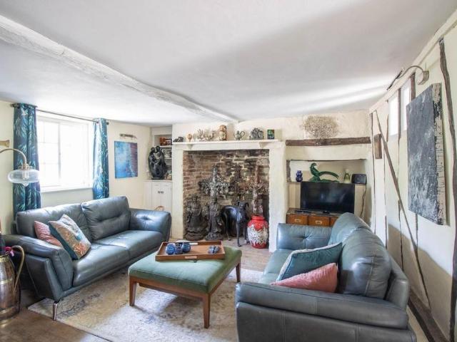 2 bedroom cottage to rent